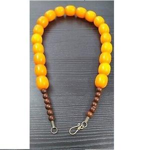 Collier tendance en résine fait main au design attrayant – Bijoux fantaisie et artisanat en résine - Product Image 2