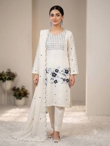 ชุดคุर्ติปาลาซโซ่ผ้าชานเดรีแคชเมียร์ปักลายสีขาว Rivaayat สำหรับผู้หญิง คอวี ทรงอานาร์กาลี พร้อมกางเกงและผ้าคลุมไหล่ สำหรับงานปาร์ตี้ - Product Image 3