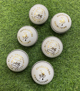 ลูกคริกเก็ตหนังอัลลูมิเนียมมาตรฐาน Kookaburra 4 ชิ้น สำหรับการแข่งขันระดับมืออาชีพ 80 โอเวอร์ - Product Image 3