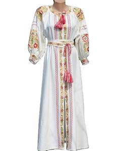 Hasta el suelo bordado ucraniano manga larga cuello redondo diseñador de moda boda Maxi vestido - Product Image 1