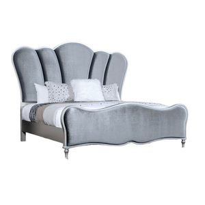 Splendido Set Camera da Letto 3 Pezzi Grigio Chiaro Queen Size con Gambe in Legno HB Colore Argento Include Letto e 2 Comodini Imbottiti in Tessuto - Product Image 4