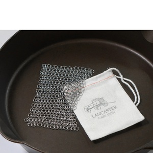 Kit de nettoyage pour poêle en fonte Lancaster, éponge en maille métallique avec sac de rangement pour usage en cuisine - Product Image 3