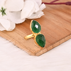 Bague élégante en laiton plaqué or avec pierre précieuse émeraude hydro, bijoux faits à la main pour femmes - Product Image 3
