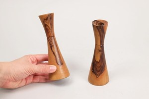 Porte-bougies en teck artisanal de style mid-century |   Porte-bougies coniques en bois de style scandinave vintage et élégant - Product Image 3
