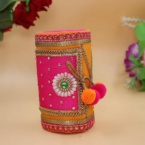 Boîte cadeau brodée à la main avec un design traditionnel pour chocolat, fruits secs et emballage cadeau de luxe - Product Image 3