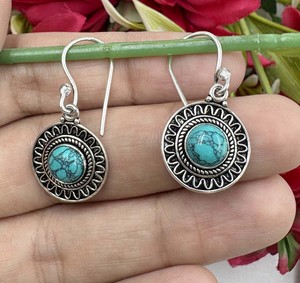 Boucles d'oreilles en turquoise naturelle, plaquées argent, faites à la main, avec pierres précieuses, style pendantes, pour femmes - Product Image 1