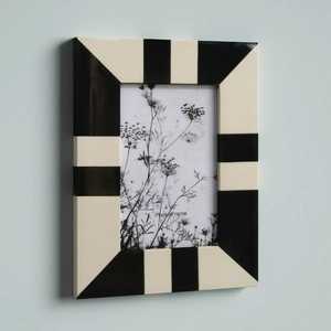 Modern Printed Black and <b>Cream</b> Geometric Wood & Bone <b>Photo</b> <b>Frame</b> 4x6 Inches Home Decor - Product Image 1