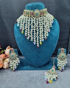 Conjunto de collar choker de perlas pesadas con mang tika y pendientes para mujer, colección de joyería étnica de diseño. - Product Image 5
