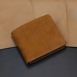 Portefeuille Bifold Homme Marron Clair avec Coutures Blanches, Multi-emplacements, Pochette à Billets Pliable, Rabat Transparent pour Carte d'Identité, Idéal Voyage, Vente en Gros, Portefeuille Sûr - Product Image 1