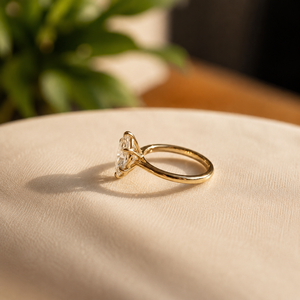 Anillo de Compromiso de Lujo con Diamante Marquise de Seis Puntas y Moissanita con Certificado GRA, Banda de Boda Chapada en Oro Amarillo para Mujer - Product Image 2