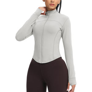 Veste de yoga légère pour femme, en nylon, athlétique, ajustée, extensible, respirante, avec fermeture éclair, couche extérieure - Product Image 4