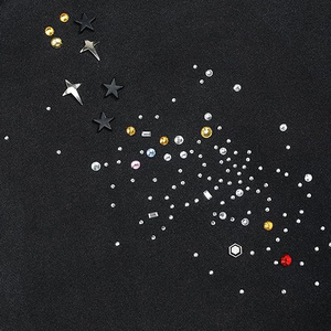 Sweat à capuche unisexe personnalisé avec lettres en strass, broderie de cristaux, style streetwear, coupe oversize, en polaire - Product Image 3