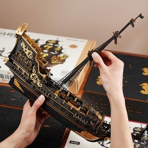 Black <b>Pirate</b> <b>Ship</b> <b>Model</b> With Gold Seahorse Sails Metal Craft Decor For Home Display - Product Image 2