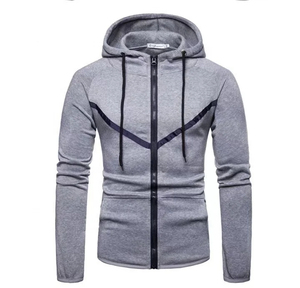 Sudadera con capucha verde oliva para hombre, con cremallera, manga larga, estilo raglán y cordón ajustable. - Product Image 4