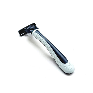 Rasoir de sécurité à triple lame avec poignée en caoutchouc Rasoir de barbier manuel en acier inoxydable fabriqué au Vietnam - Product Image 3