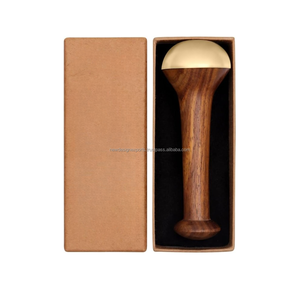 Masajeador facial Kansa-Varita Kansa Ayurveda Beneficios del bronce-Varita de masaje para restaurar el brillo a través de la desintoxicación - Product Image 1