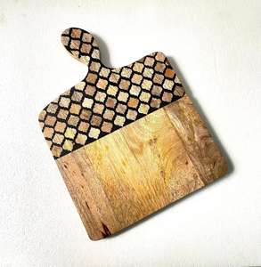 Tabla de Quesos Moderna de Color Personalizado con Resina, Tabla de Cortar de Madera de Acacia Hecha a Mano con Resina Epoxi - Product Image 3