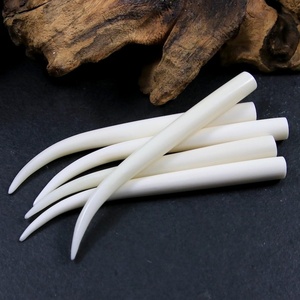 Colgante de hueso de búfalo ecológico tallado a mano con forma de colmillo largo, imitación antigua, para fabricación de collares al por mayor - Product Image 4