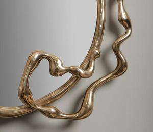 Modern <b>Round</b> Brass <b>Wall</b> <b>Mirror</b> with Contemporary Wavy Frame Design for Decorative Use - Product Image 4