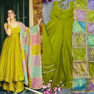 ชุดแต่งงานฤดูหนาวสไตล์อินเดีย RN ขายดี งานปักเลื่อมหนัก ผ้าไหมฤดูร้อนแบบโรมัน ชุดสัลวาร์ คามีซ ทรงเข้ารูป สวมใส่ง่าย - Product Image 5