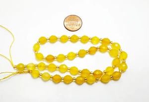 Collier en résine fait main pour femmes, bijoux de mode modernes avec diamant, couleur tendance, design de chaîne élégant - Product Image 2