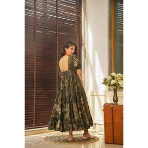 Hermoso vestido de noche estampado con volantes para fiesta - Product Image 5