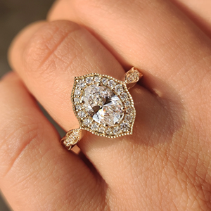 แหวนเพชรทรงรีวินเทจสำหรับผู้หญิง ดีไซน์มิลเกรน ทองชุบเคลือบ 10KT 14KT 18KT เพชรเลี้ยงในห้องปฏิบัติการ รับรองโดย IGI สำหรับเจ้าสาว - Product Image 1