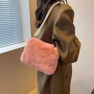 Nouveau Sac à Bandoulière Carré en Peluche avec Chaîne de Perles, Fermeture Éclair, Idéal pour les Voyages et le Shopping en Extérieur - Product Image 1
