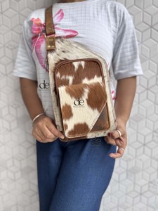 Bolso de Hombro de Cuero Vacuno de Alta Calidad con Pelo, Elegante y Moderno, Bolso de Viaje, Fácil de Llevar, Cinturón Portamonedas - Product Image 4