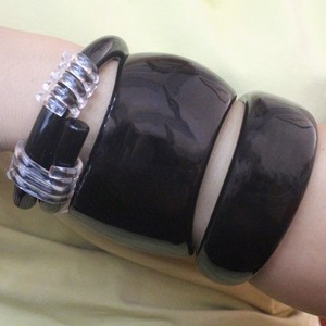 Bracelets en résine extra ronds de couleur mélangée simples pour femmes - Product Image 5