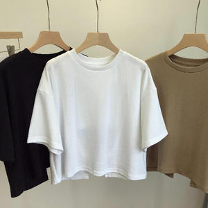 T-shirt ample et sexy pour femme, col rond, manches courtes, sans dos, en polyester, imprimé vintage, boutonné, écologique, style coréen, été 2026 - Product Image 2
