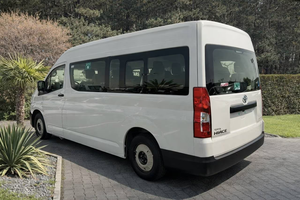 Toyota Hiace 2024 – Fourgon utilitaire fiable à haute capacité et à faible consommation de carburant - Product Image 5