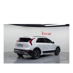 Kia Niro Prestige 2023, 70,247 km, Emisión Euro V, Asientos de Cuero, Volante a la Izquierda, Cámara Trasera - Product Image 2