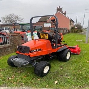 Tondeuse à gazon Kubota F251 à vendre, prix de gros, tête à fléaux et plateau de coupe de 60 pouces. - Product Image 3