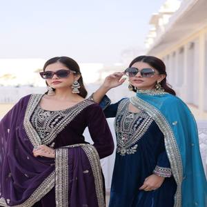 Conjunto de Traje de Terciopelo Bordado VASTRA COTTAGE con Lentejuelas, Hilo Zari, Dupatta de Seda Tebby, Forro de Algodón, Conjunto Étnico para Fiesta - Product Image 2