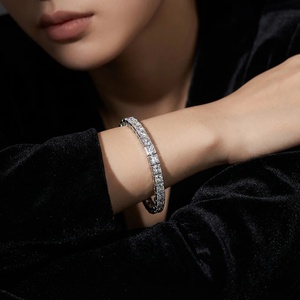 สร้อยข้อมือเพชรทรงเจ้าหญิง - ทอง 9k, 14k, 18k - Product Image 2