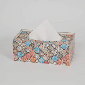 Boîte à mouchoirs en bois élégante et durable à la main avec un design simple pour n'importe quelle pièce en vente chez Falak World Export - Product Image 1