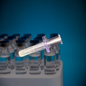 14B002 Chi Feng transparente púrpura transferencia PIN Spike 12mm conector Luer hembra sin ventilación policarbonato médico ISO 13485 - Product Image 2