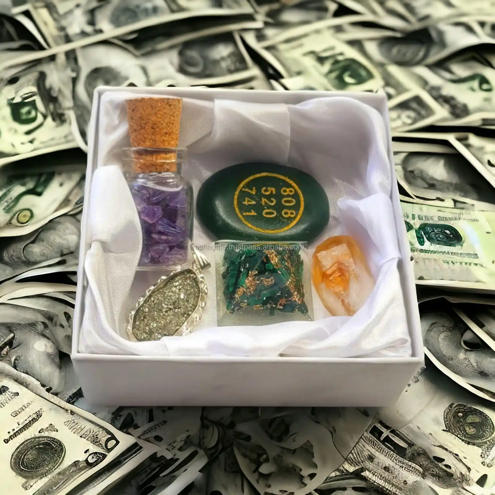 Nouvel article en gros Abondance et prospérité chakra Kit de pierres précieuses avec pendentif pyramide Racines de citrine Vert Jade coffret cadeau guérison