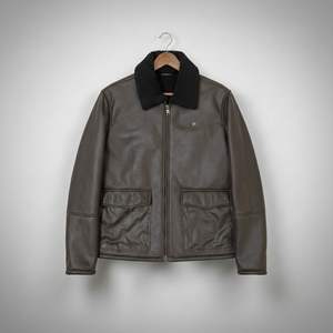 Veste en cuir de vache véritable pour homme avec col en fourrure, style aviateur d'hiver, fabricant OEM/ODM sur mesure - Product Image 1