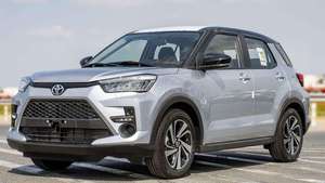 Toyota Raize 2023, Motor de Gasolina 1.0L, Mini Auto Nuevo, Interior Claro con Asientos de Cuero, Transmisión Automática I-Force Max Premium - Product Image 4