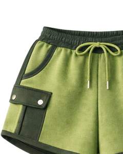 Ensemble deux pièces décontracté pour femme : sweat à capuche court zippé et short cargo imprimé cœur, color block vert foncé et vert clair, en polyester et coton - Product Image 6