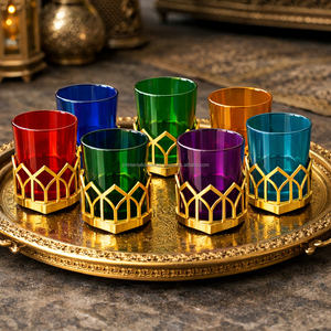 Juego de té marroquí más vendido, 6 vasos con soportes metálicos dorados - Product Image 1