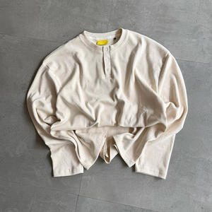 เสื้อเชิ้ตแขนยาวผู้ชายสีดำแบบเฮนลีย์ ผ้าคอตตอนเนื้อหนาแบบวาฟเฟิล คอติดกระดุม ทรงโอเวอร์ไซส์ สไตล์ลำลองแนวสตรีทแวร์ ขายส่งปี 2026 - Product Image 3