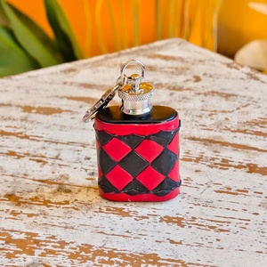 Venus Leathers Were <b>Hot</b> Selling Luxury Mini Black Checkered Genuine Leather Strong Hip <b>Flasks</b> Portable Pocket Bottle Clip - Product Image 1