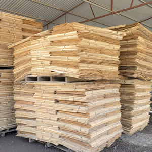 Chapas de Madera de Eucalipto/Acacia/Caucho al por Mayor, Personalizadas en Grosor, Provenientes de Vietnam para la Fabricación de Madera Contrachapada - Product Image 1