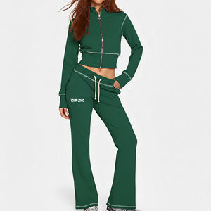Conjunto Deportivo de Dos Piezas para Mujer con Logotipo Personalizado, Sudadera con Capucha Verde, Top Corto con Cierre y Pantalones Jogger, Ropa Deportiva Casual de Corte Holgado - Product Image 4