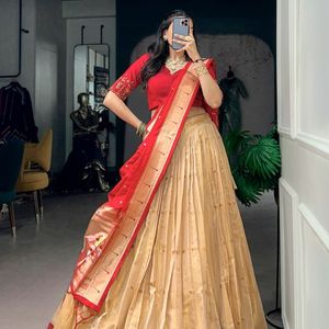 Lehenga semi-cousu en soie Kanchipuram avec broderie Zari, blouse Banglory et dupatta jacquard – Prix de gros par Royal Export - Product Image 2