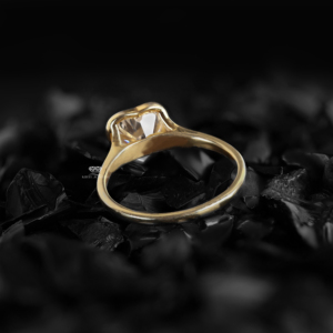 Anillo de compromiso con diamante en forma de corazón, anillo solitario con bisel de oro de 14 quilates, anillo nupcial minimalista, anillo de promesa romántico, regalo para ella - Product Image 4