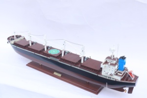 Maqueta de Barco Comercial de Madera Hecha a Mano - Modelo a Escala de Buque Portacarga, Decoración de Escritorio de Oficina, Sabrina - Product Image 2